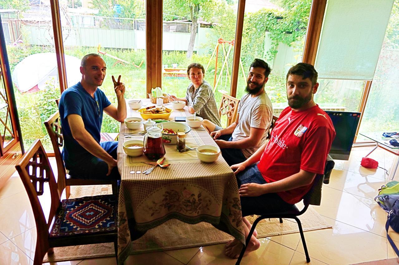"European" Backpackers Hostel In Αλμάτι Εξωτερικό φωτογραφία