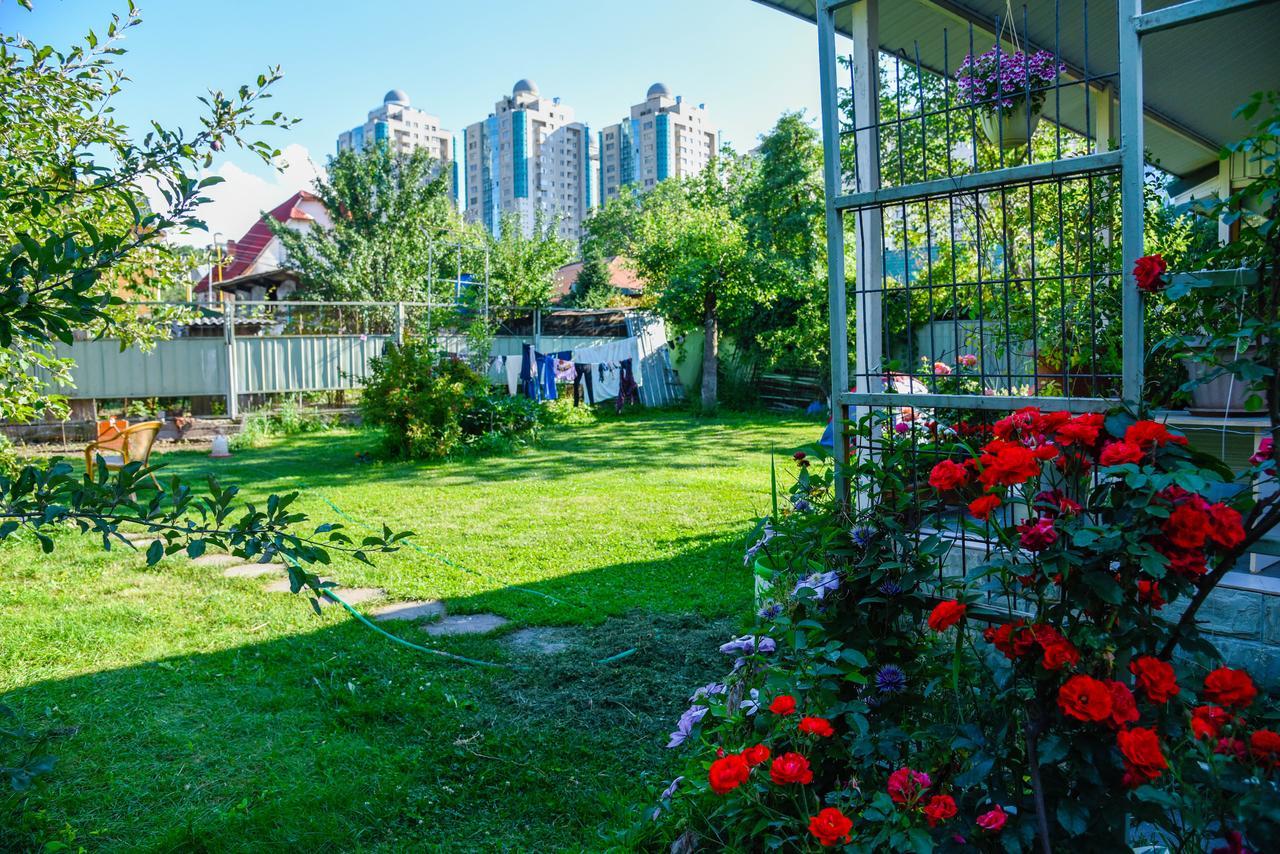 "European" Backpackers Hostel In Αλμάτι Εξωτερικό φωτογραφία