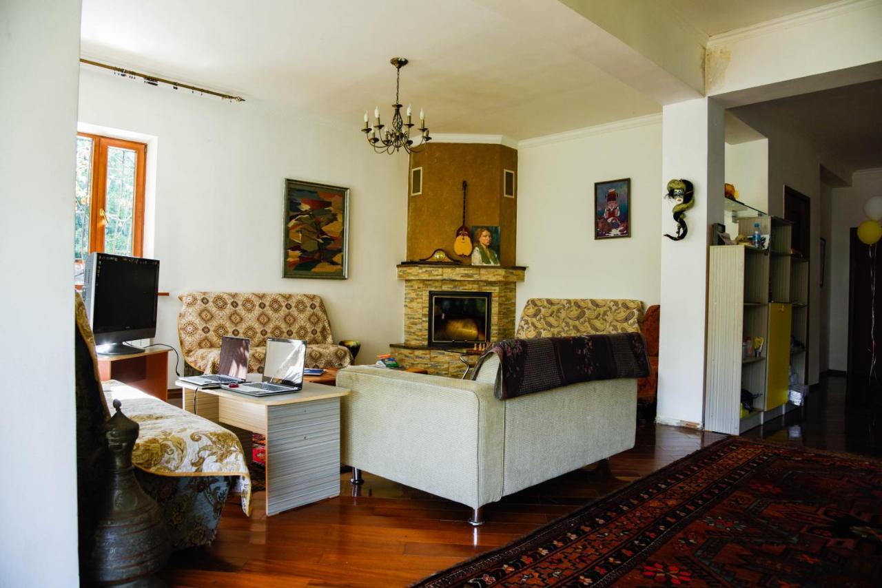 "European" Backpackers Hostel In Αλμάτι Εξωτερικό φωτογραφία
