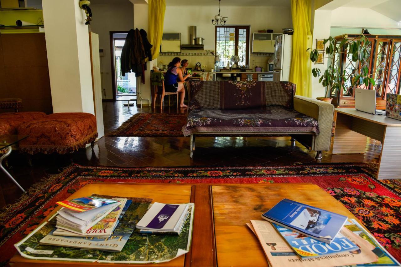 "European" Backpackers Hostel In Αλμάτι Εξωτερικό φωτογραφία